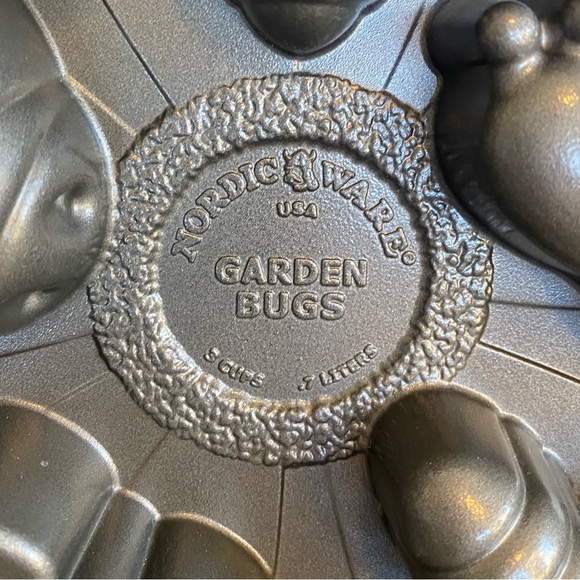 Nordicware Backyard Bugs Pan Cakes - Picture 5 of 8